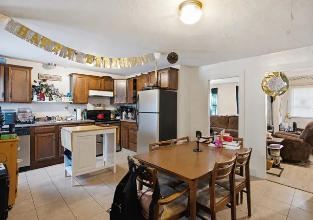 Photo 3 of House for sale at 8 2nd Street, Sutton, MA 01590 | MLS# 73552321 | Listing updated on 2026-08-18