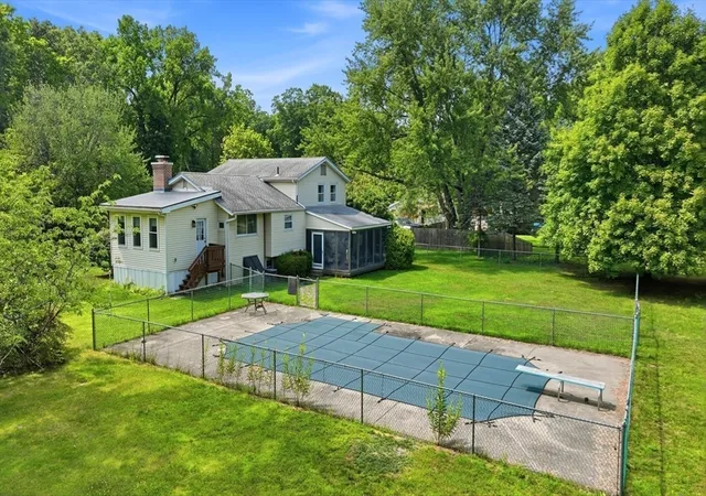 2nd image of 297 Montgomery Road, Westfield, MA 01085 | MLS# 73556403