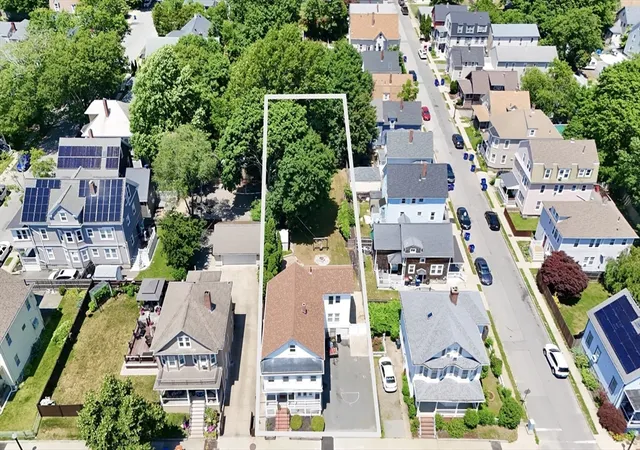 3rd image of 321 Arnold St, New Bedford, MA 02740 | MLS# 73549050