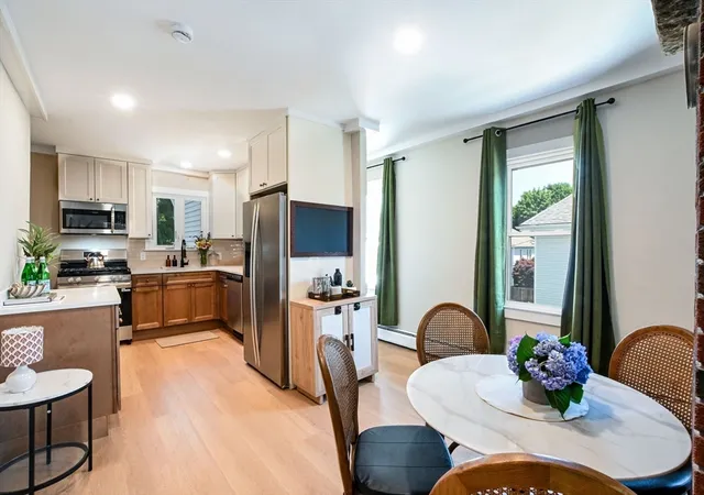 5th image of 321 Arnold St, New Bedford, MA 02740 | MLS# 73549050