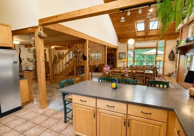 Photo 4 of Single family home for sale at 19 Llewellyn Way, Edgartown, MA 02539 | MLS# 73554803 | Listing updated on 2026-09-11