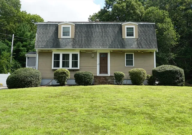 1st image of 492 Kingman Street, East Taunton, MA 02718 | MLS# 73566311