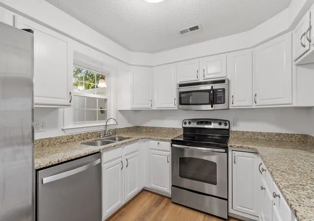 Photo 4 of Sale Pending at 2701 Forest Park Dr #2701, Auburn, MA 01501 | MLS# 73565041 | Listing updated on 2026-09-04