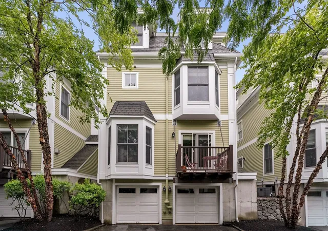 Homes for sale in Arlington, MA | 743 Massachusetts Ave, Arlington, MA 02476 | Houzeo