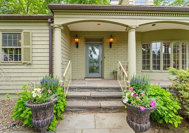 3rd image of 95 Longmeadow Rd, Belmont, MA 02478 | MLS# 73526169