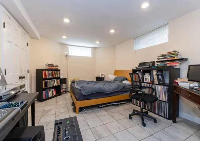 3rd image of 373-375 Broadway, Cambridge, MA 02139