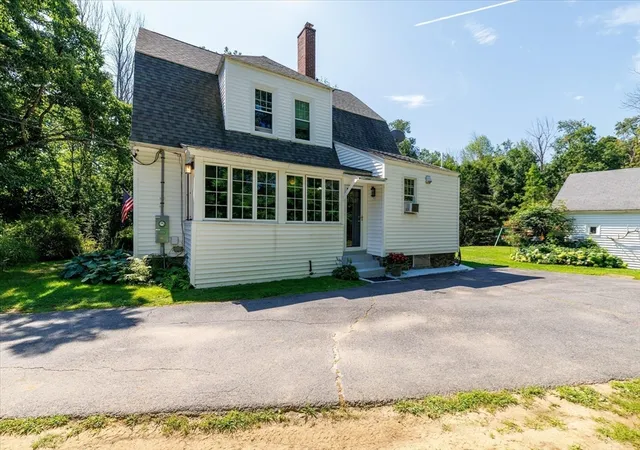 Photo 3 of Sale Pending at 260 Worcester Rd, Princeton, MA 01541 | MLS# 73562434 | Listing updated on 2026-09-24
