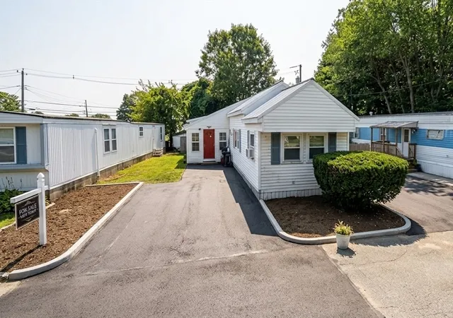 Homes for sale in Peabody, MA | 261 Newbury Street #13, Peabody, MA 01960 | MLS# 73547216
