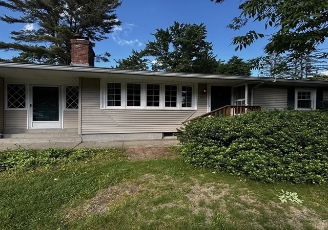 1st image of 164 W Bacon St, Plainville, MA 02762 | MLS# 73522299