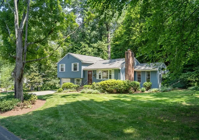 1st image of 21 Constitution, Lexington, MA 02421 | MLS# 73545173