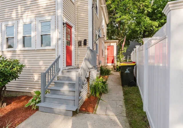 3rd image of 75 Hammond St, Bridgewater, MA 02324 | MLS# 73548308