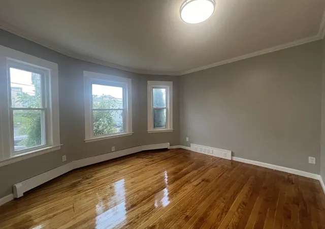 Listing Photo 4 - Condo for sale in building located at 9-1/2 Bourne St, Worcester, MA 01606
