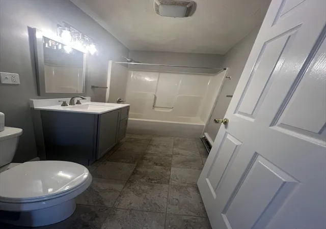 Listing Photo 5 - Condo for sale in building located at 9-1/2 Bourne St, Worcester, MA 01606