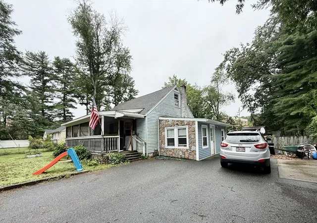 Photo 4 of Single family home for sale at 28 Skipper Ln, Westfield, MA 01085 | MLS# 73565764 | Listing updated on 2026-09-18