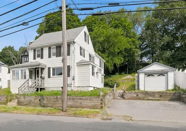 2nd image of 277 Lincoln Ave, Saugus, MA 01906 | MLS# 73557399