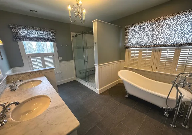 Photo 3 of Single family home for sale at 154 Main St, Andover, MA 01810 | MLS# 73484030 | Listing updated on 2026-09-28