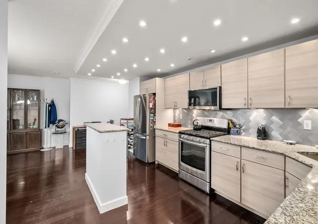 Homes for sale in Boston, MA | 9 Hawthorne Pl #7E, Boston, MA 02114 | MLS# 73481923