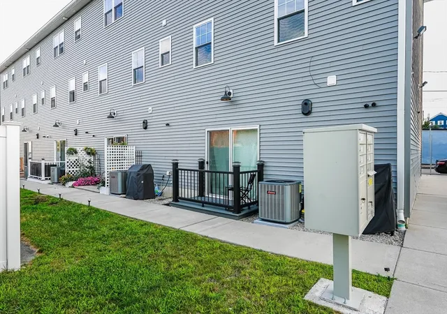 2nd image of 550 Spring St, Fall River, MA 02721