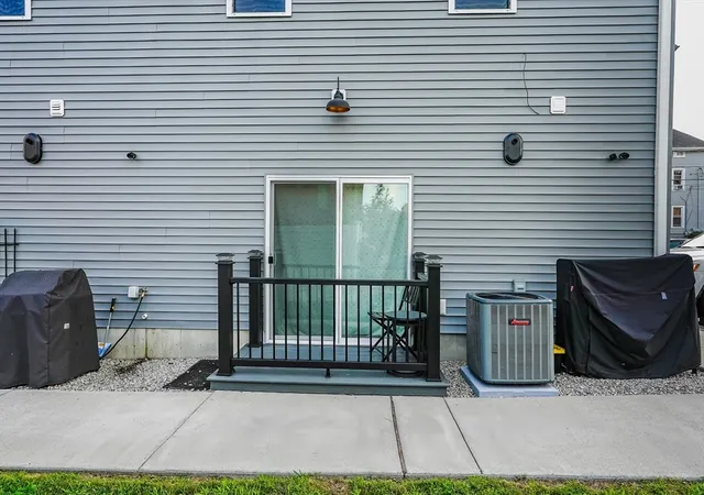 26th image of 550 Spring St #1, Fall River, MA 02721 | MLS# 73565708