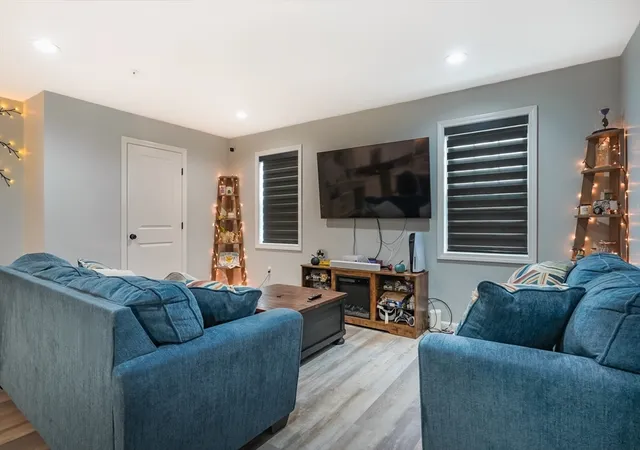 5th image of 550 Spring St, Fall River, MA 02721