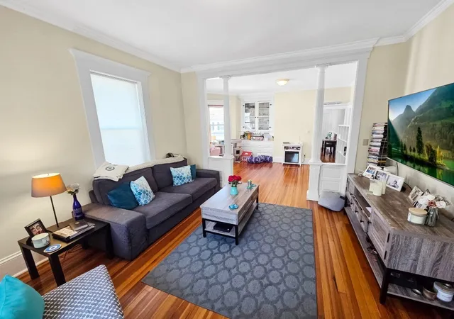 3rd image of 382-384 West Clinton St, New Bedford, MA 02740 | MLS# 73527817