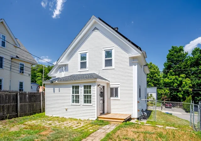 Homes for sale in Leominster, MA | 38 Cottage Street, Leominster, MA 01453 | MLS# 73546149