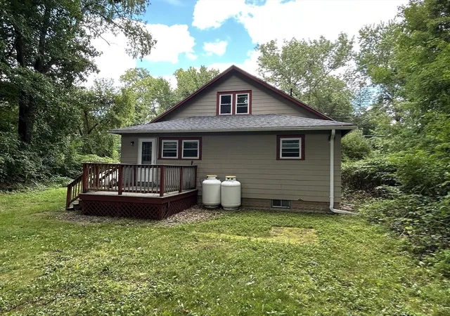 27th image of 410 Silver St, Greenfield, MA 01301 | MLS# 73567867