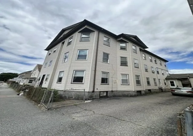 36th image of 10 Ellsworth, Worcester, MA 01610 | MLS# 73537335