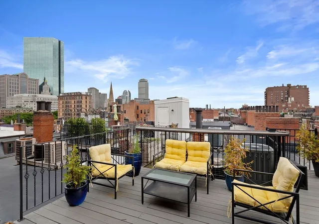 2nd image of 127 Beacon St, Boston, MA 02116