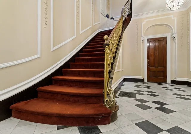 4th image of 127 Beacon St, Boston, MA 02116