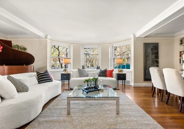 2nd image of 192 Commonwealth Ave #2, Boston, MA 02116 | MLS# 73508958