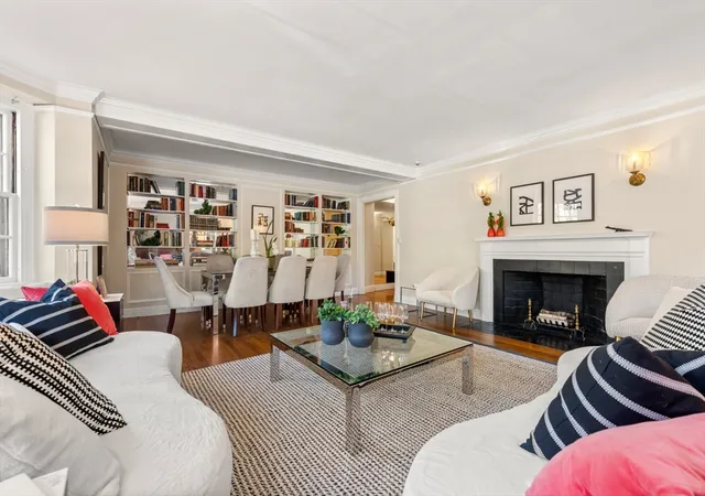 4th image of 192 Commonwealth Ave, Boston, MA 02116