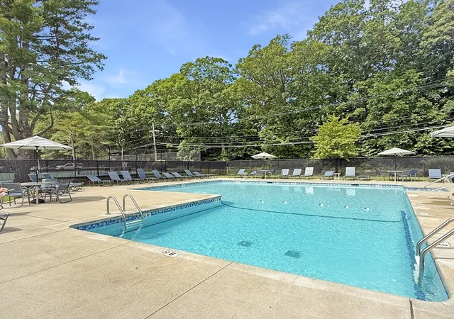 Homes for sale in Natick, MA | 7 Village Rock Ln #2, Natick, MA 01760 | MLS# 73542419