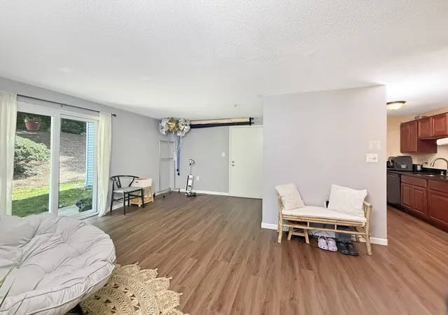 Homes for sale in Natick, MA | 7 Village Rock Ln #2, Natick, MA 01760 | MLS# 73542419
