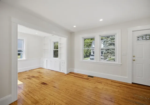 4th image of 8 Lake St, Natick, MA 01760 | MLS# 73559161