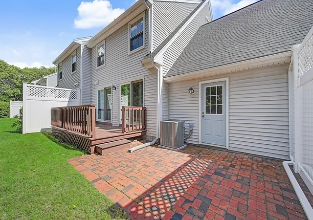 Homes for sale in Walpole, MA | 20 Cinnamon Circle, Walpole, MA 02081 | Houzeo
