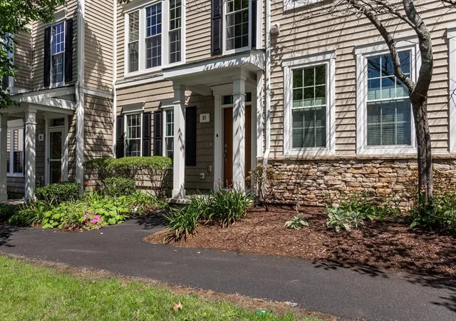 2nd image of 31 Jacob Way #31, Reading, MA 01867 | MLS# 73554769