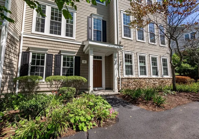 3rd image of 31 Jacob Way #31, Reading, MA 01867 | MLS# 73554769