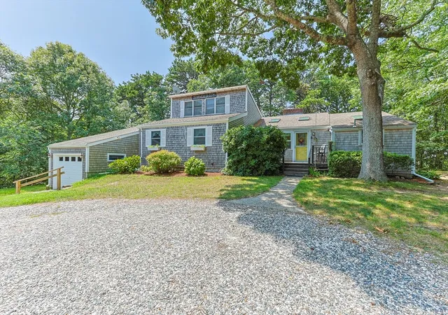 2nd image of 10 S Pond Dr, Brewster, MA 02631 | MLS# 73566102