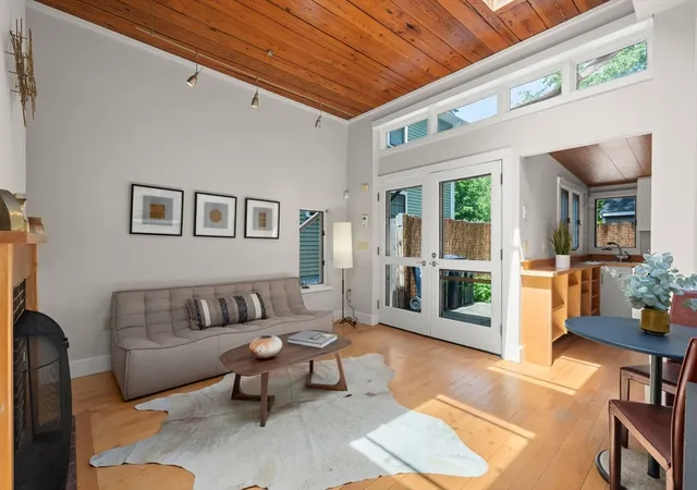 3rd image of 84 Kinnaird Street, Cambridge, MA 02139 | MLS# 73531109