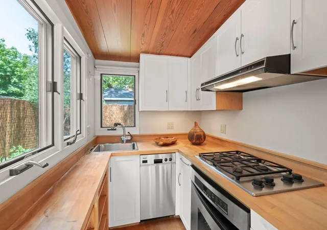 5th image of 84 Kinnaird Street, Cambridge, MA 02139 | MLS# 73531109