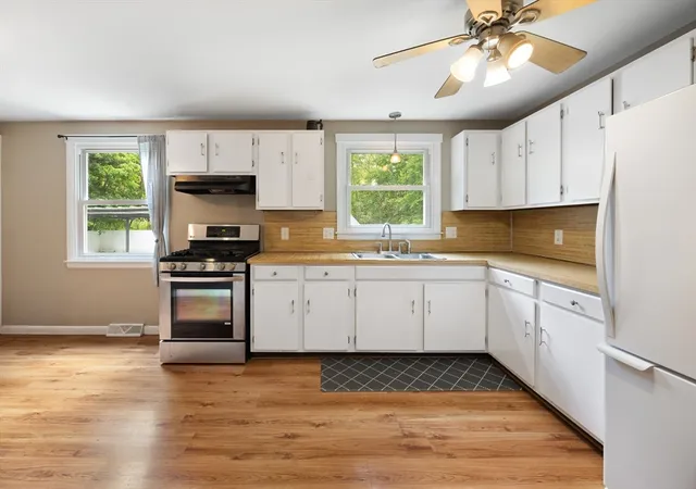 Homes for sale in Springfield, MA | 37 Parkerview St, Springfield, MA 01129 | MLS# 73527573