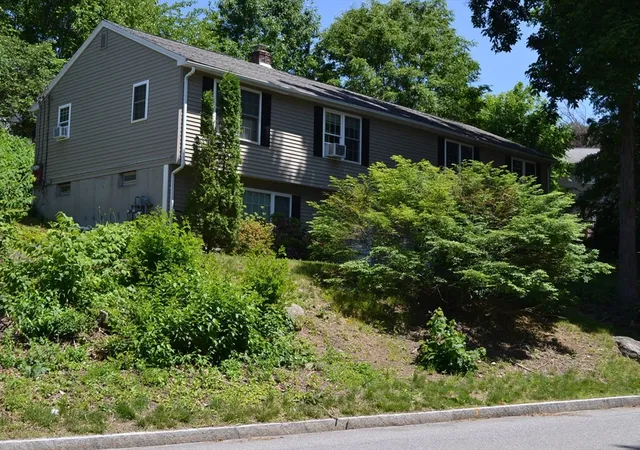4th image of 40 Brooks St, Worcester, MA 01606 | MLS# 73544213