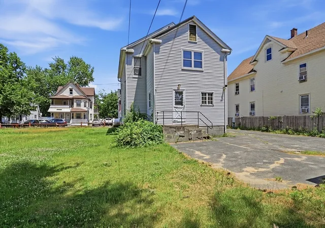 Homes for sale in Springfield, MA | 400 Nottingham St, Springfield, MA 01104 | MLS# 73538588