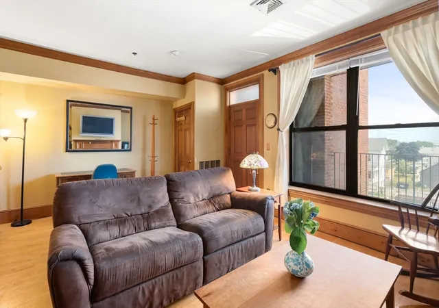 5th image of 95Th Ct St, Plymouth, MA 02360