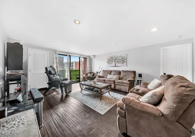Homes for sale in Medford, MA | 8 Ninth Street #610, Medford, MA 02155 | MLS# 73483492