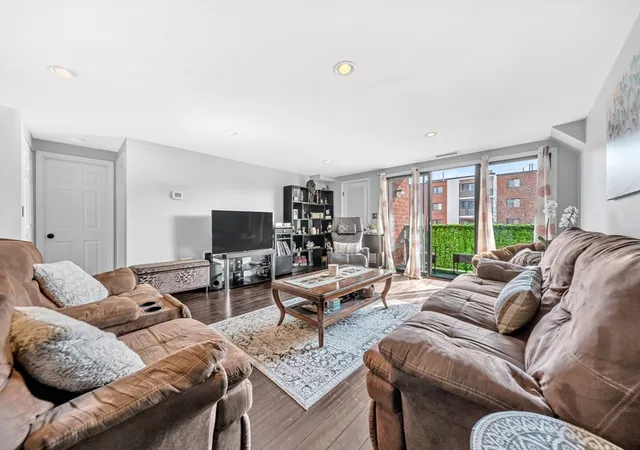 Homes for sale in Medford, MA | 8 Ninth Street #610, Medford, MA 02155 | MLS# 73483492