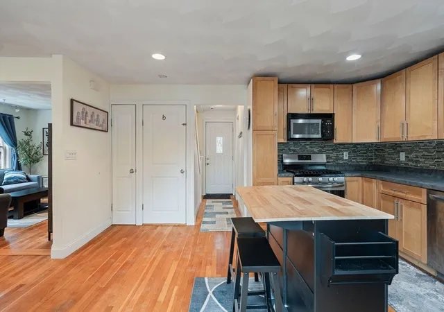 5th image of 17 Juliette St, Andover, MA 01810 | MLS# 73529969