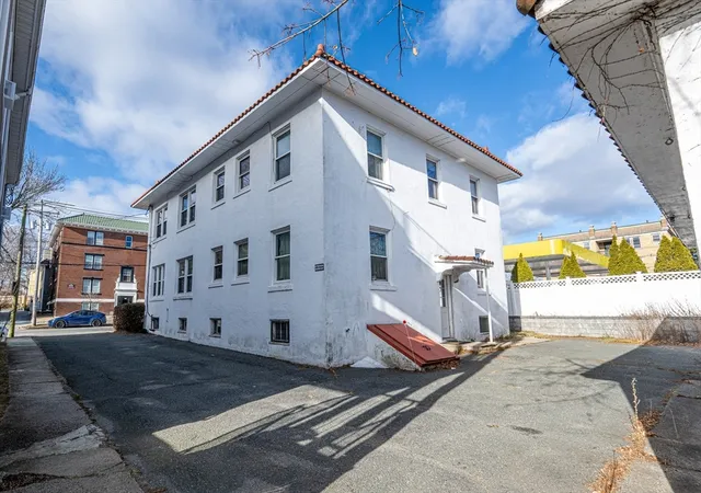 Homes for sale in Salem, MA | 185 Lafayette St, Salem, MA 01970 | Houzeo