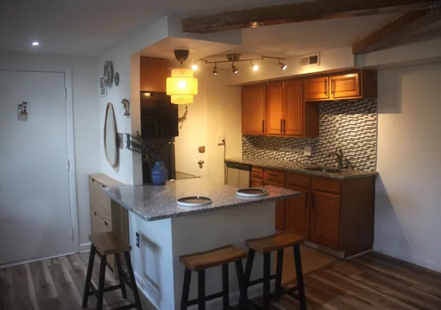 1st image of 108 Oak Ln #4, Brockton, MA 02301 | MLS# 73548364